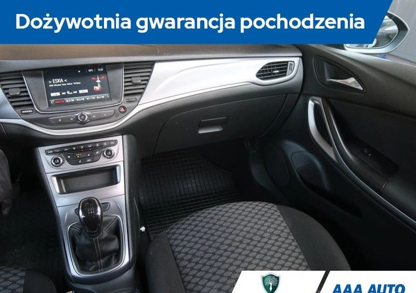 Opel Astra cena 47000 przebieg: 135070, rok produkcji 2019 z Płoty małe 154